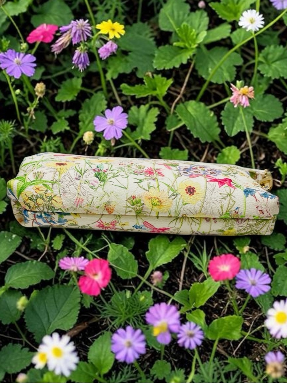 Betsey Johnson floral double zip wristlet clutch NWT - Picture 15 of 16